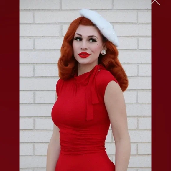 Folter Bombshell Dress in Red - Small - Picture 3 of 7